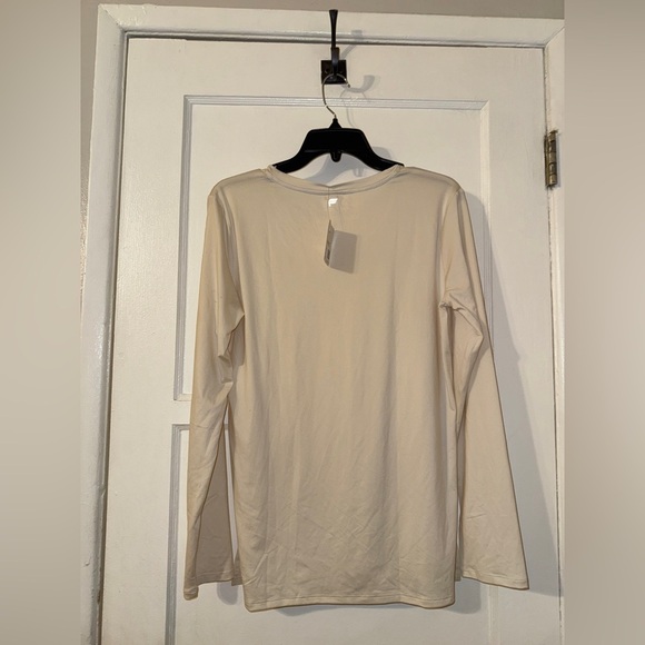 Fabletics Dry-Flex Cream Long-Sleeve Tunic NWT Medium - Picture 6 of 7